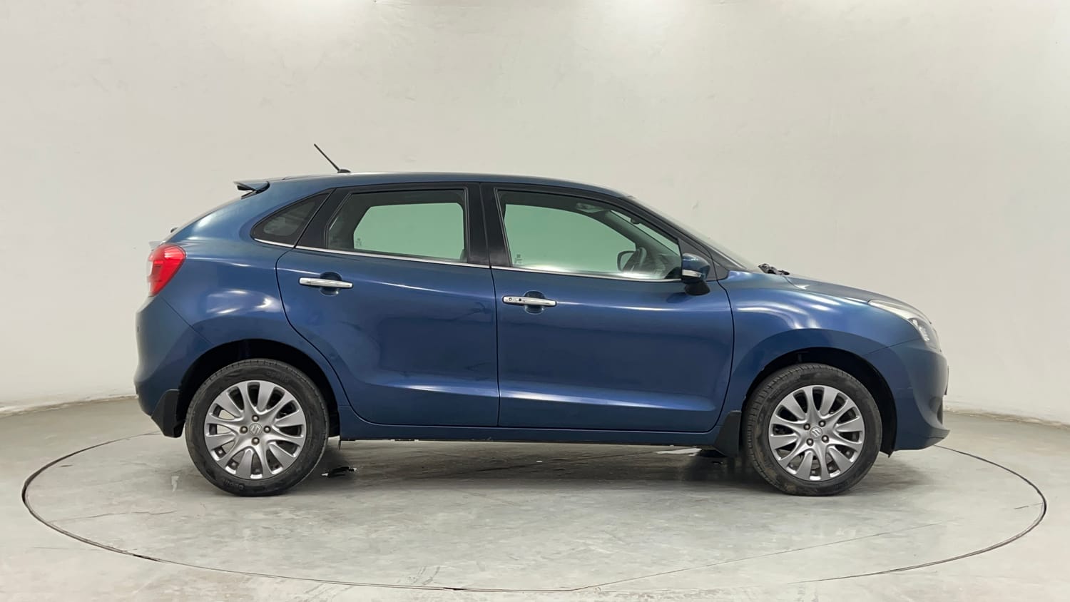 Used 2017 Maruti Suzuki Baleno Alpha 1.2 Petrol Manual exterior RIGHT SIDE VIEW
