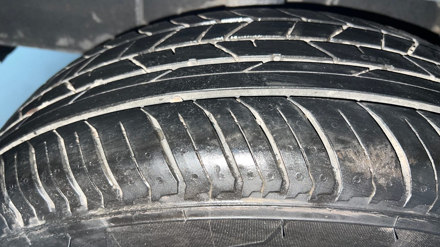 Used 2022 Nissan Magnite XE Petrol Manual tyres RIGHT REAR TYRE TREAD VIEW