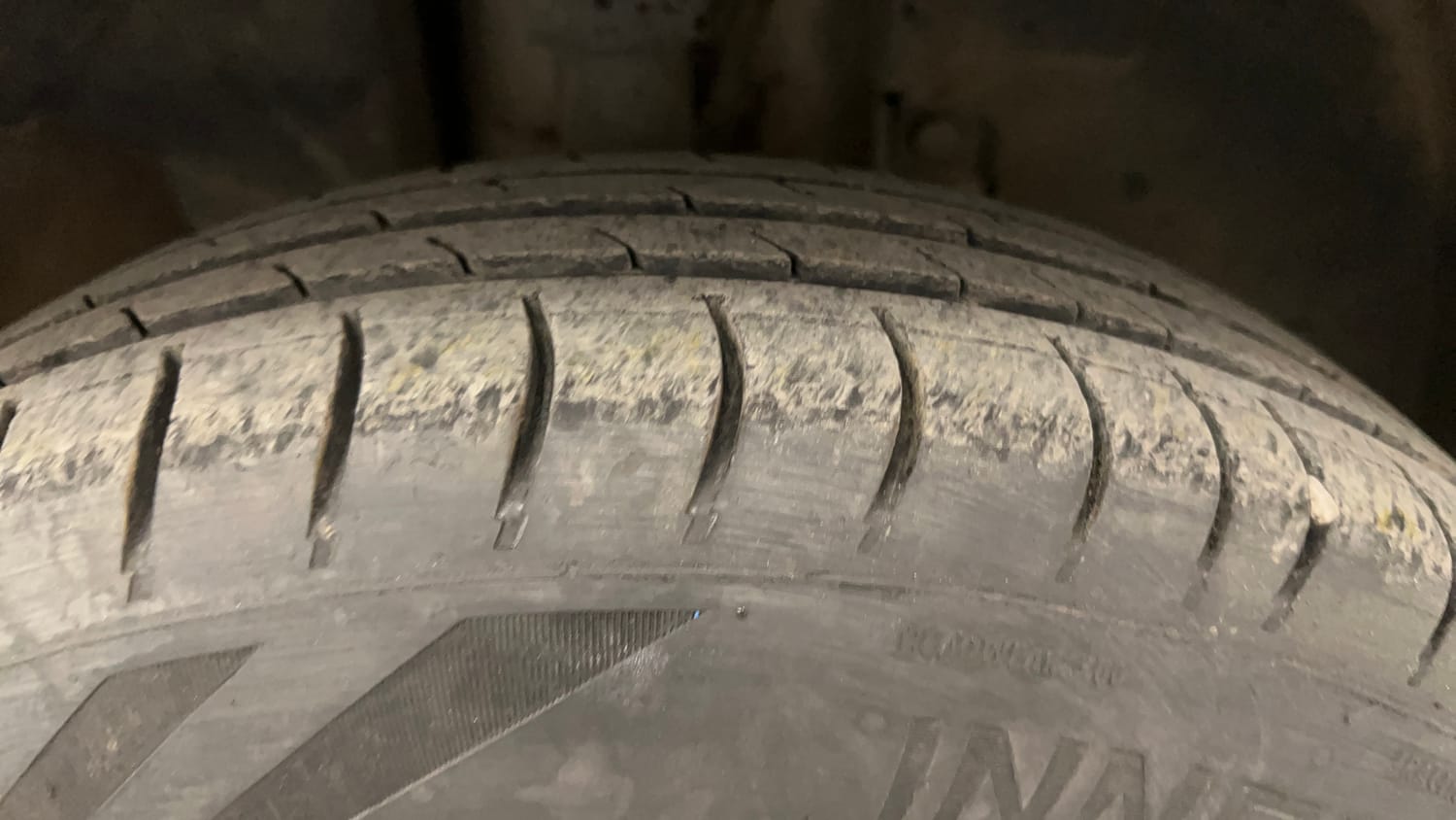 Used 2016 Renault Kwid RXT Opt Petrol Manual tyres RIGHT FRONT TYRE TREAD VIEW