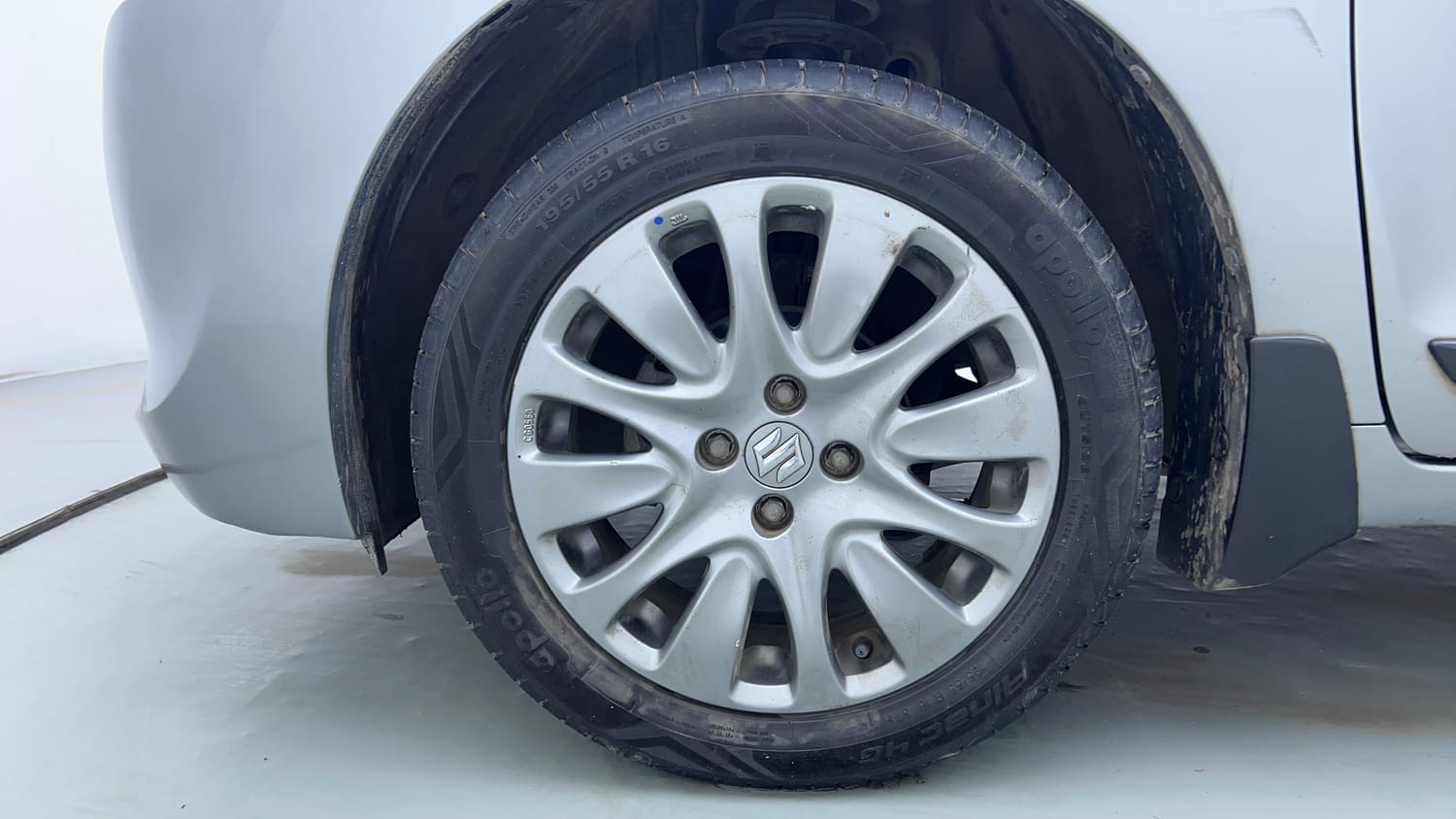 Used 2018 Maruti Suzuki Baleno Alpha 1.2 Petrol Manual tyres LEFT FRONT TYRE RIM VIEW