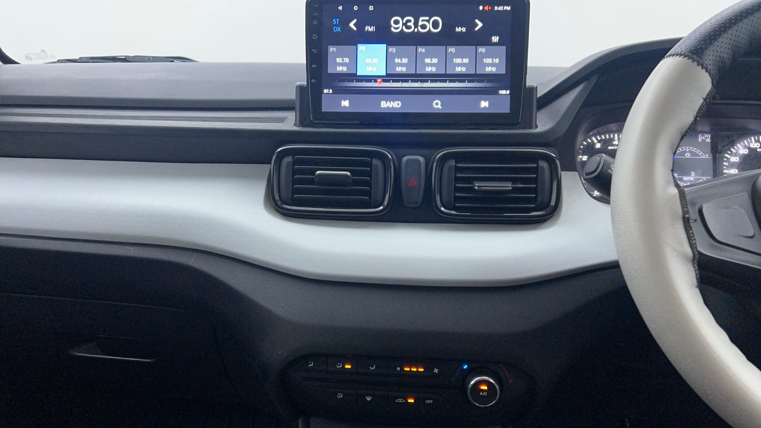 Used 2023 Tata Punch Pure MT Petrol Manual interior MUSIC SYSTEM & AC CONTROL VIEW
