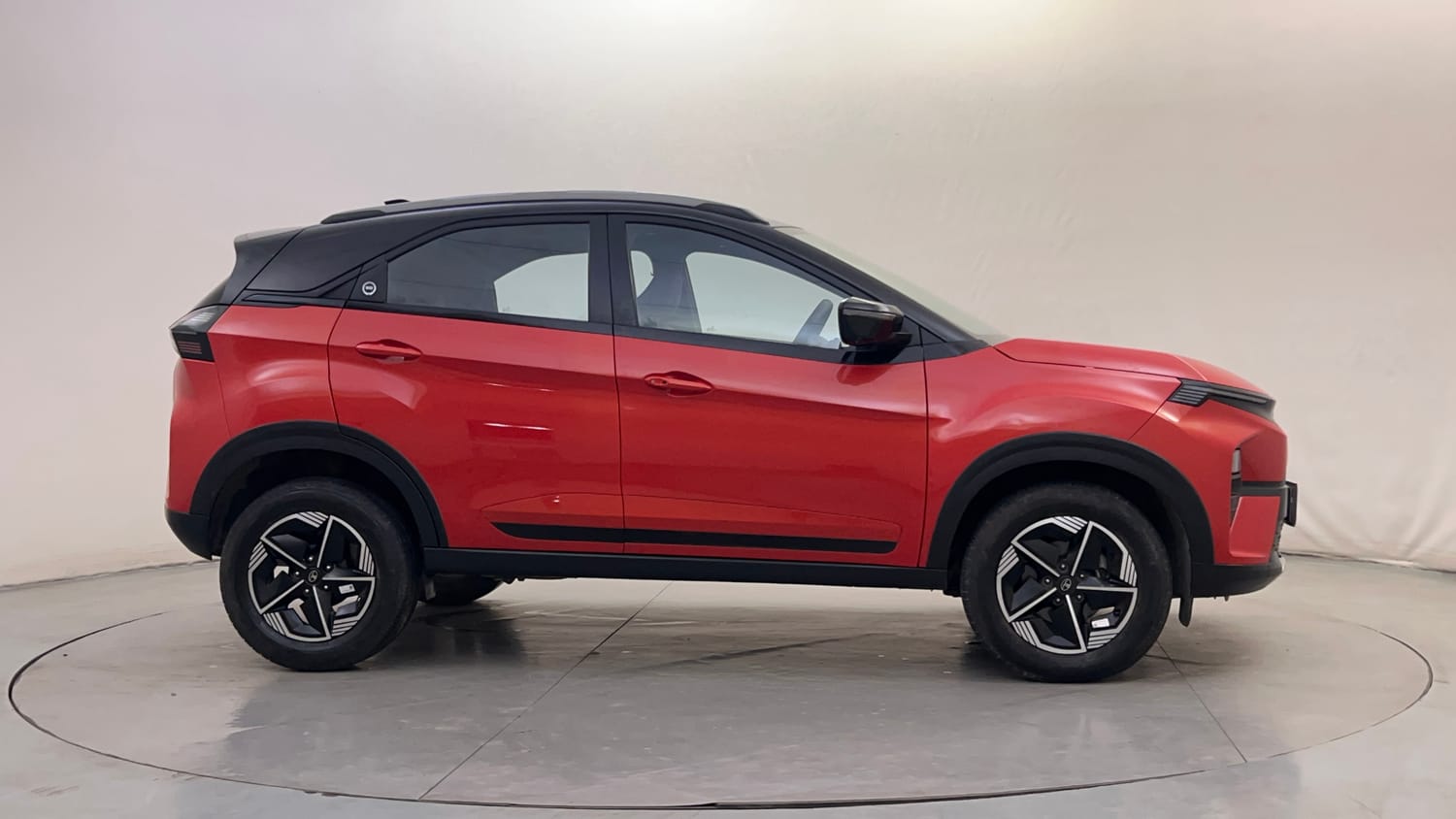 Used 2023 Tata Nexon Fearless Plus S 1.2 Revotron Petrol 7DCA DT Petrol Automatic exterior RIGHT SIDE VIEW