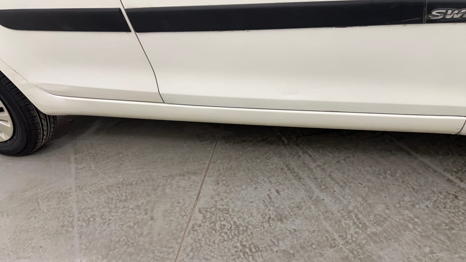 Used 2013 Maruti Suzuki Swift VXi Petrol Manual dents MINOR SCRATCH