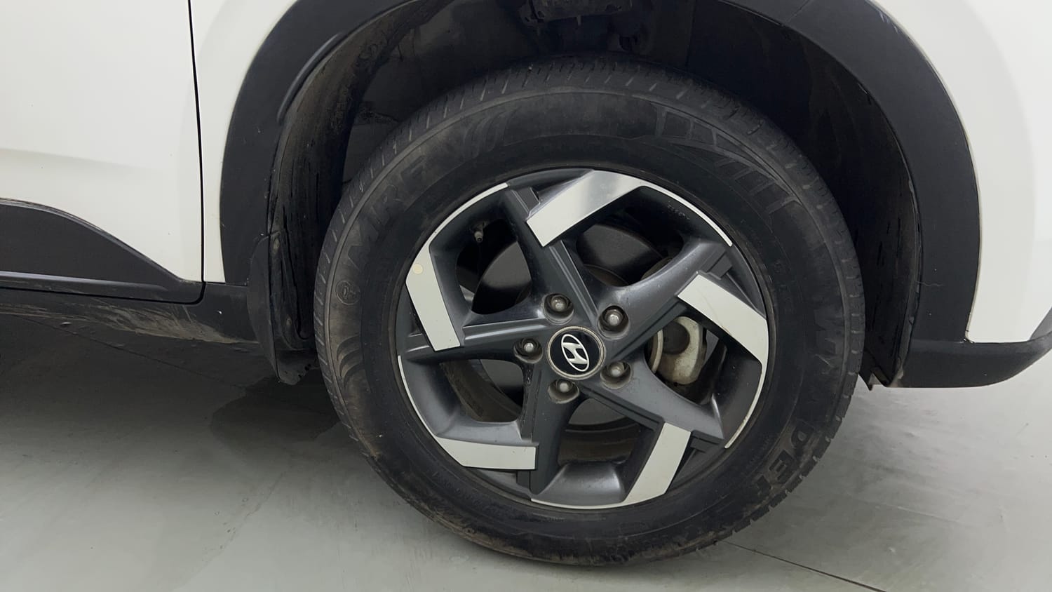 Used 2020 hyundai Venue SX 1.0 Turbo Petrol Petrol Manual tyres RIGHT FRONT TYRE RIM VIEW