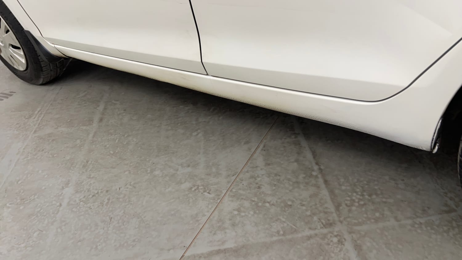 Used 2013 Maruti Suzuki Swift VXi Petrol Manual dents MINOR DENT