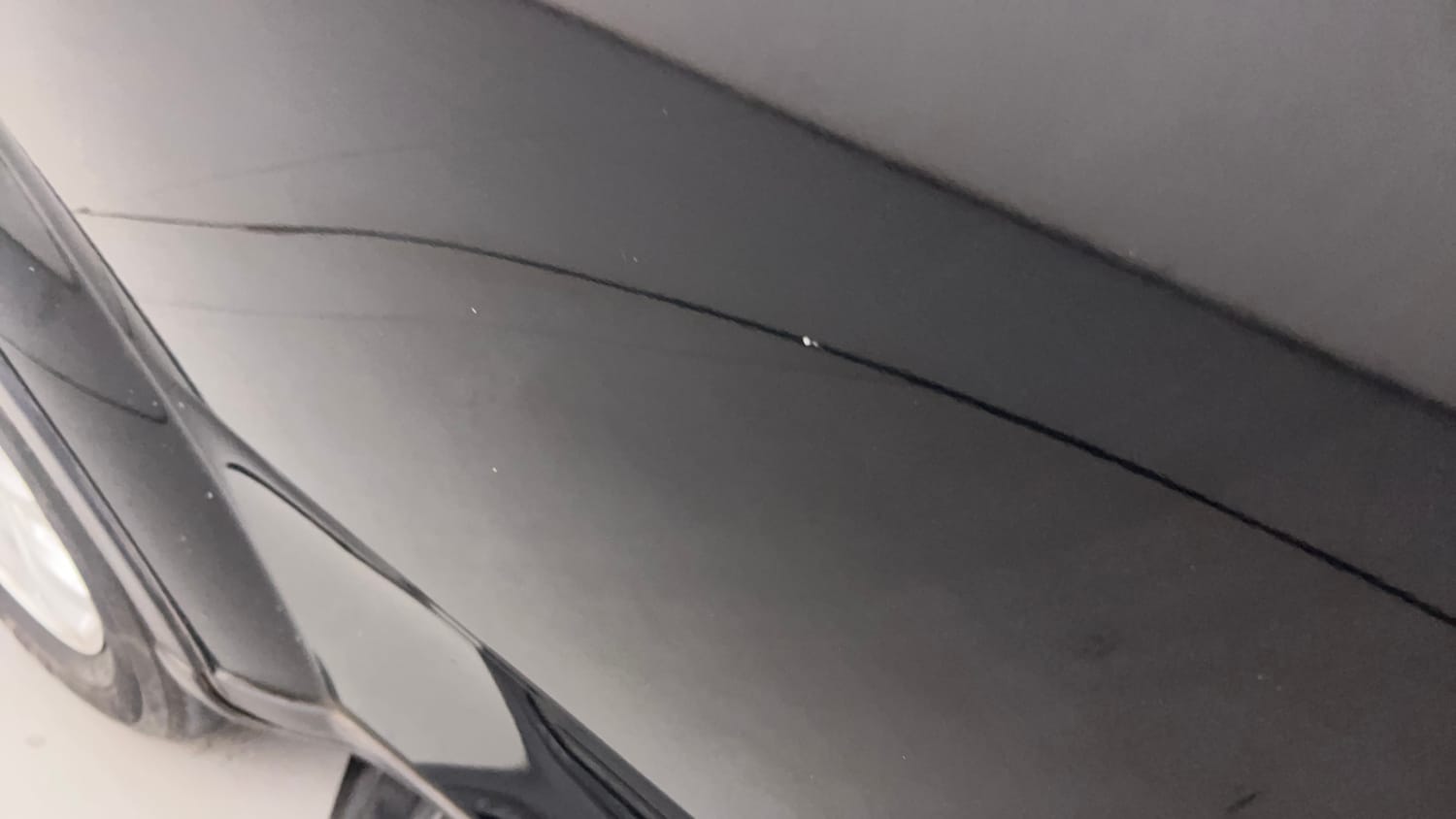 Used 2021 Mahindra XUV500 W9 Diesel Manual dents MINOR SCRATCH