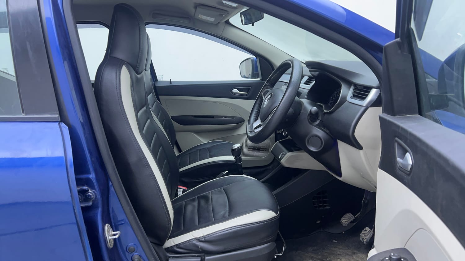 Used 2020 Renault Triber RXZ Petrol Manual interior RIGHT SIDE FRONT DOOR CABIN VIEW