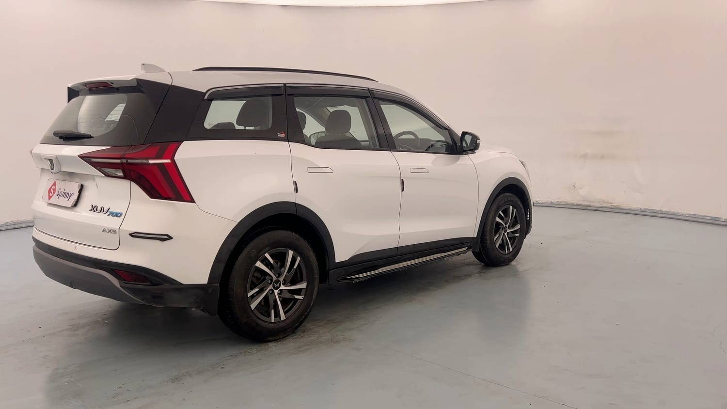 Used 2025 Mahindra XUV700 AX5 Petrol MT 7 STR Petrol Manual exterior RIGHT REAR CORNER VIEW