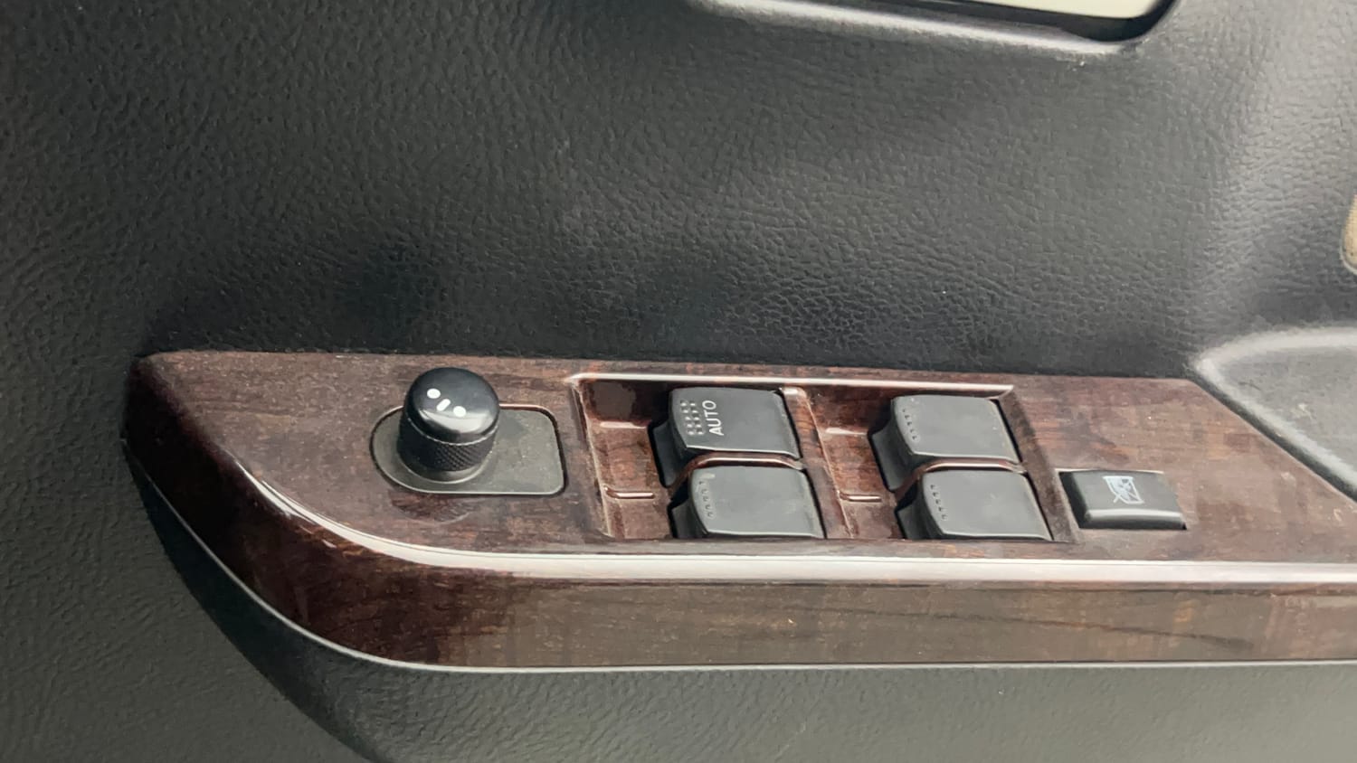 Used 2019 Maruti Suzuki Wagon R 1.0 VXI AMT Petrol Automatic top_features Adjustable ORVM