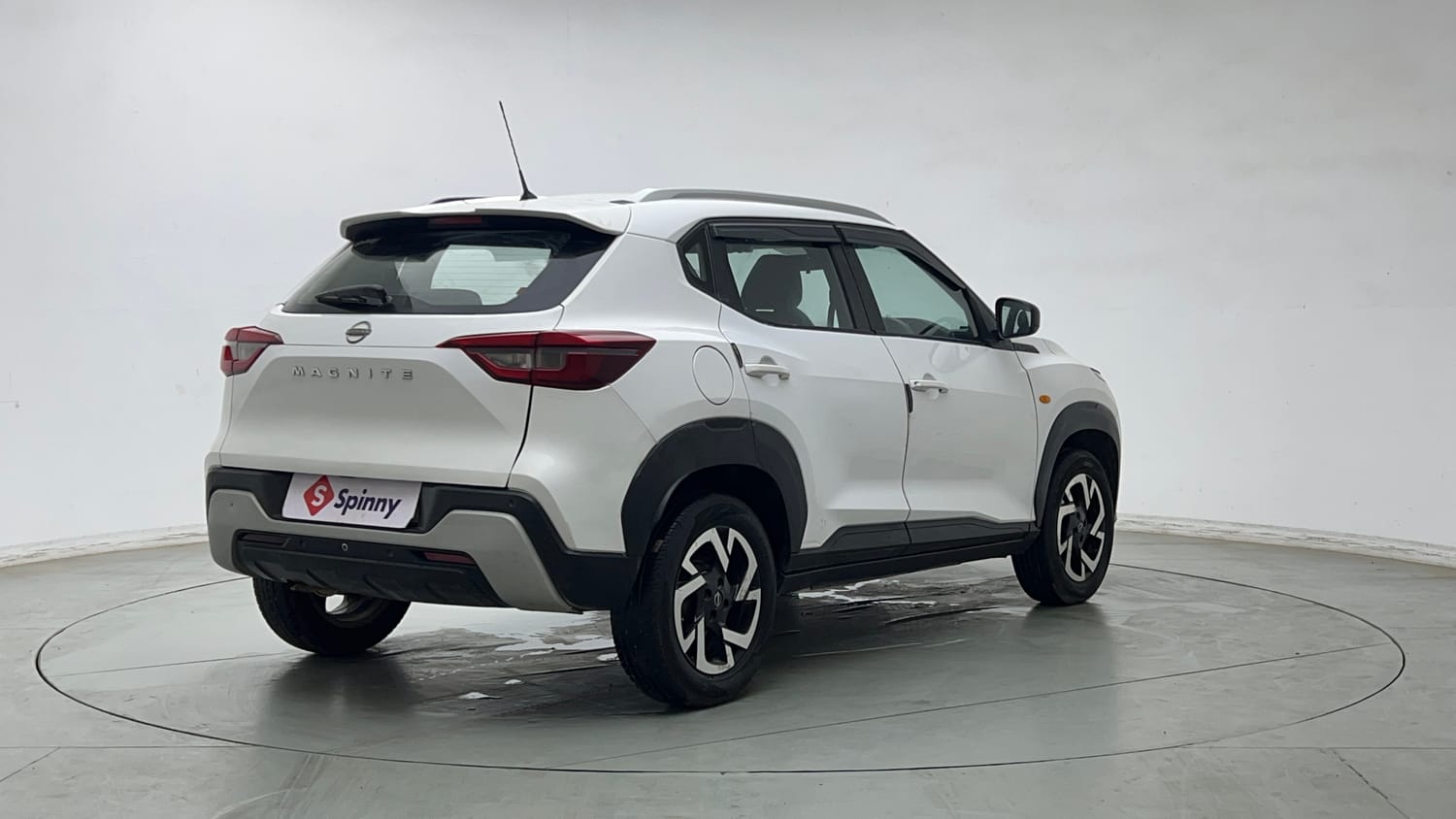 Used 2022 Nissan Magnite XE Petrol Manual exterior RIGHT REAR CORNER VIEW