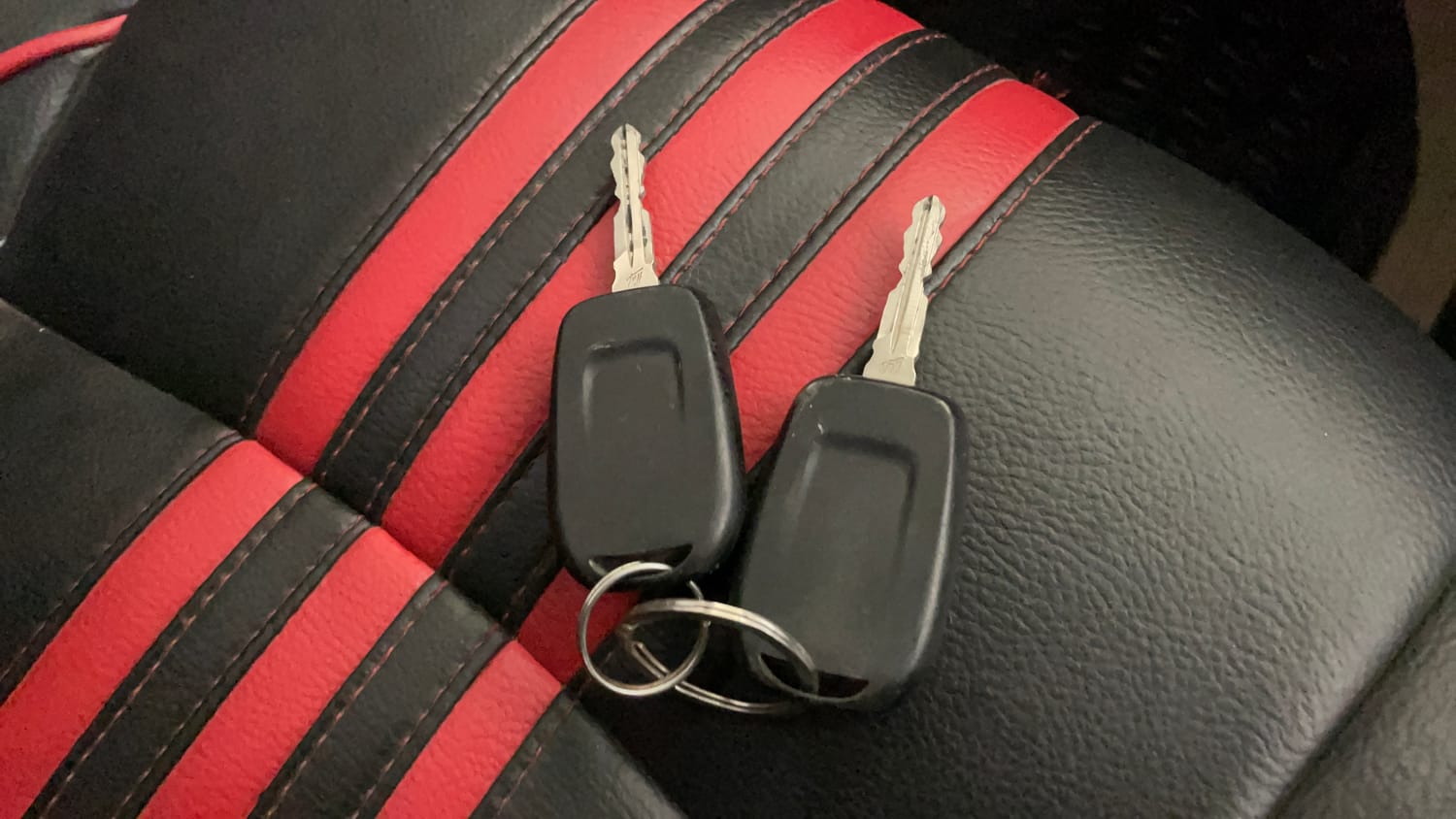 Used 2021 Renault Triber RXE Petrol Manual extra CAR KEY VIEW