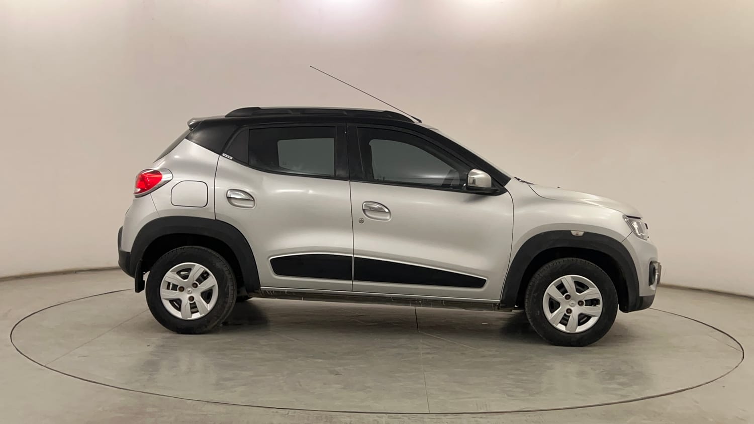 Used 2016 Renault Kwid RXT Opt Petrol Manual exterior RIGHT SIDE VIEW