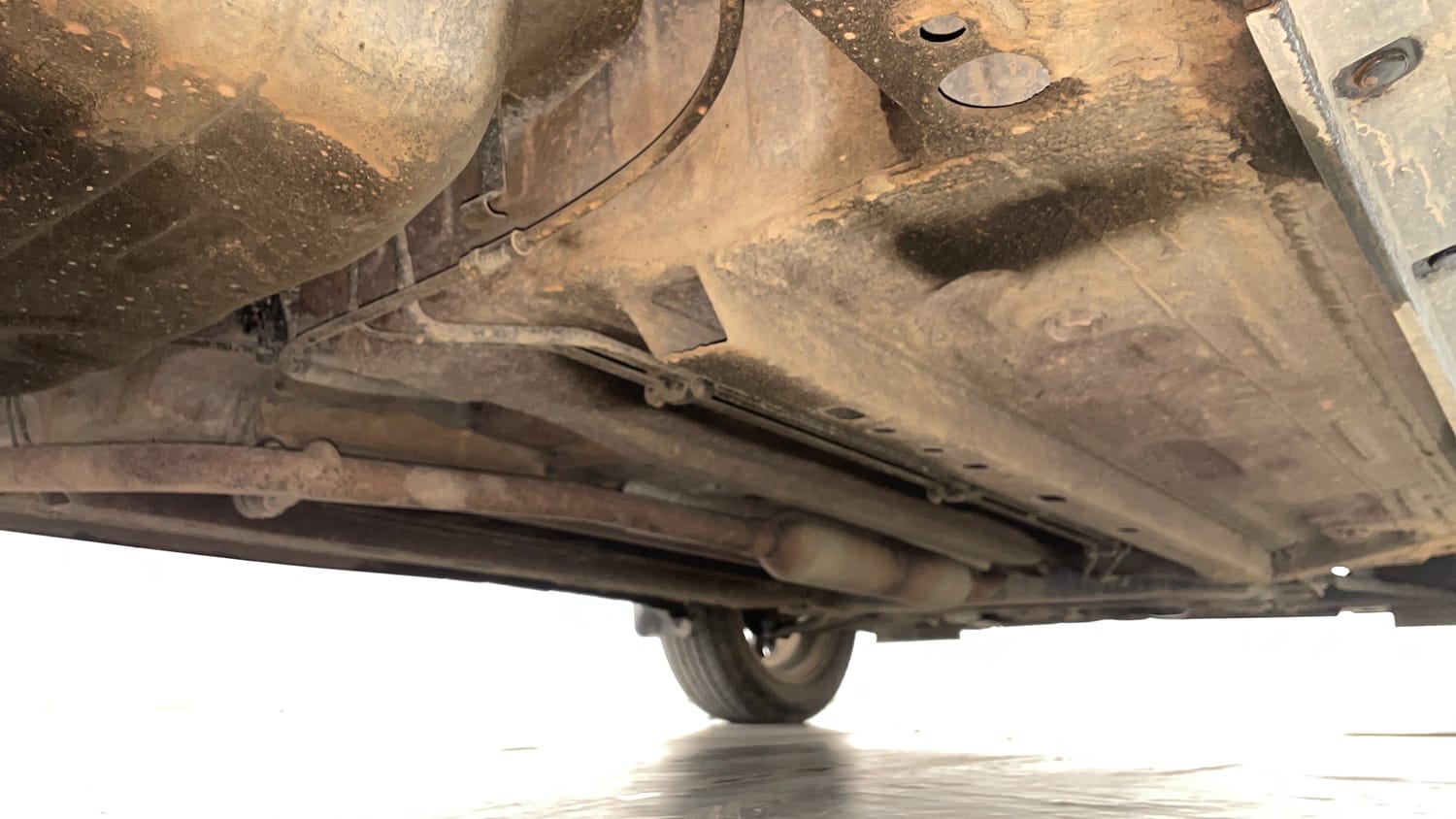 Used 2023 Nissan Magnite XV Petrol Manual extra REAR RIGHT UNDERBODY VIEW