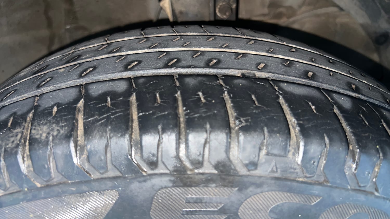 Used 2020 Maruti Suzuki XL6 Alpha MT Petrol Petrol Manual tyres RIGHT FRONT TYRE TREAD VIEW