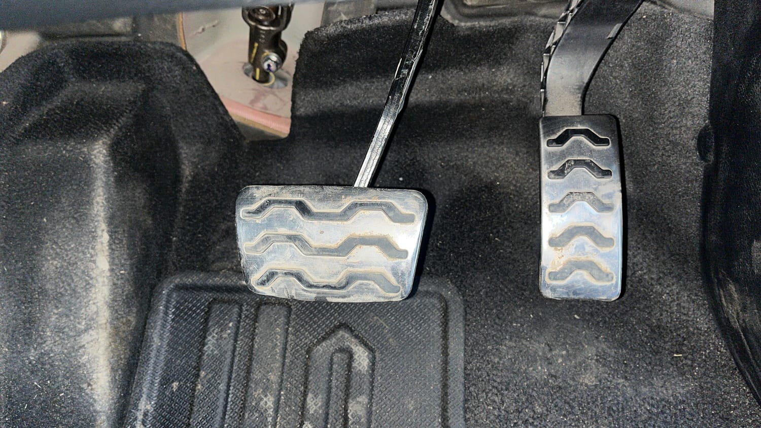 Used 2021 Kia Sonet GTX Plus 1.0 DCT Petrol Automatic interior PEDALS VIEW