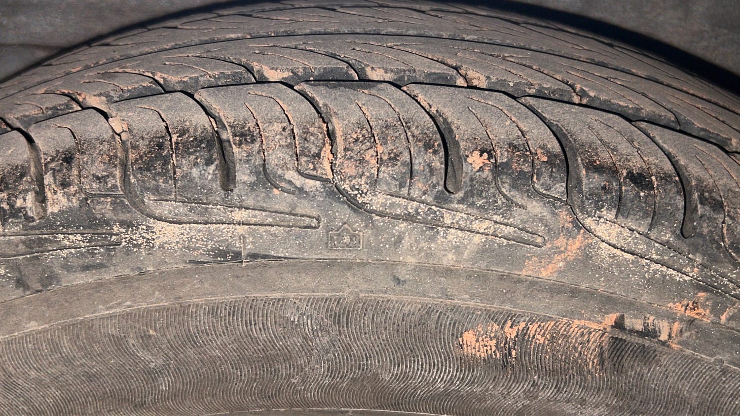 Used 2015 Hyundai i10 Magna 1.1 iRDE2 Petrol Manual tyres RIGHT REAR TYRE TREAD VIEW