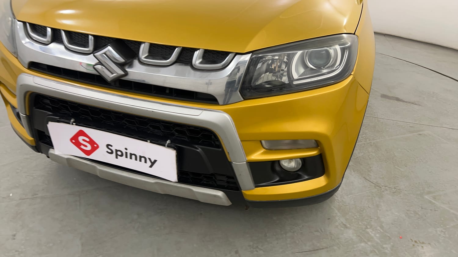 Used 2017 Maruti Suzuki Vitara Brezza ZDi+ Dual Tone Diesel Manual dents MINOR SCRATCH