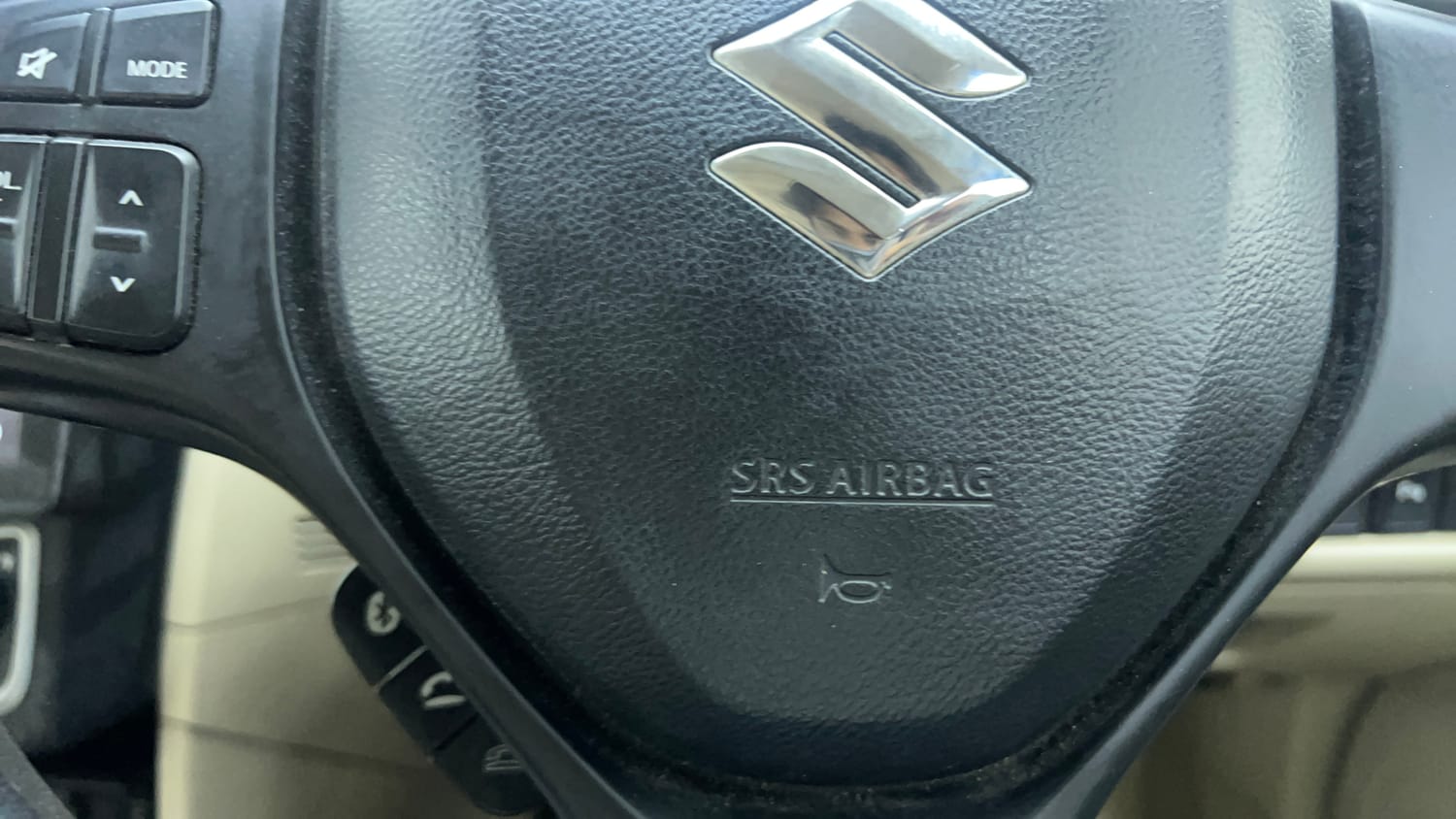 Used 2017 Maruti Suzuki Ciaz ZDi SHVS Diesel Manual top_features Airbags