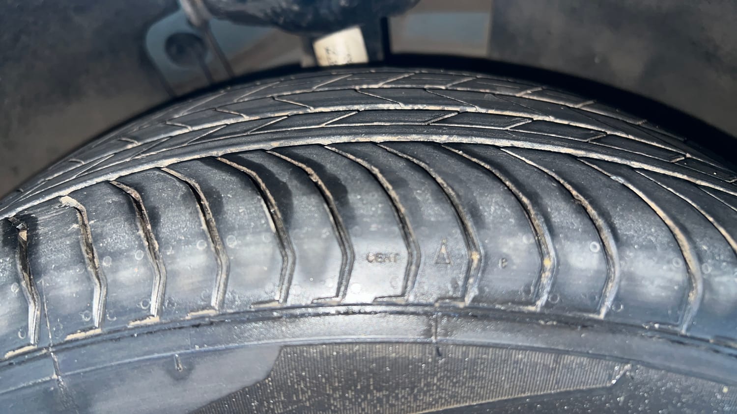 Used 2022 Skoda Slavia Style 1.0L TSI MT Petrol Manual tyres RIGHT FRONT TYRE TREAD VIEW