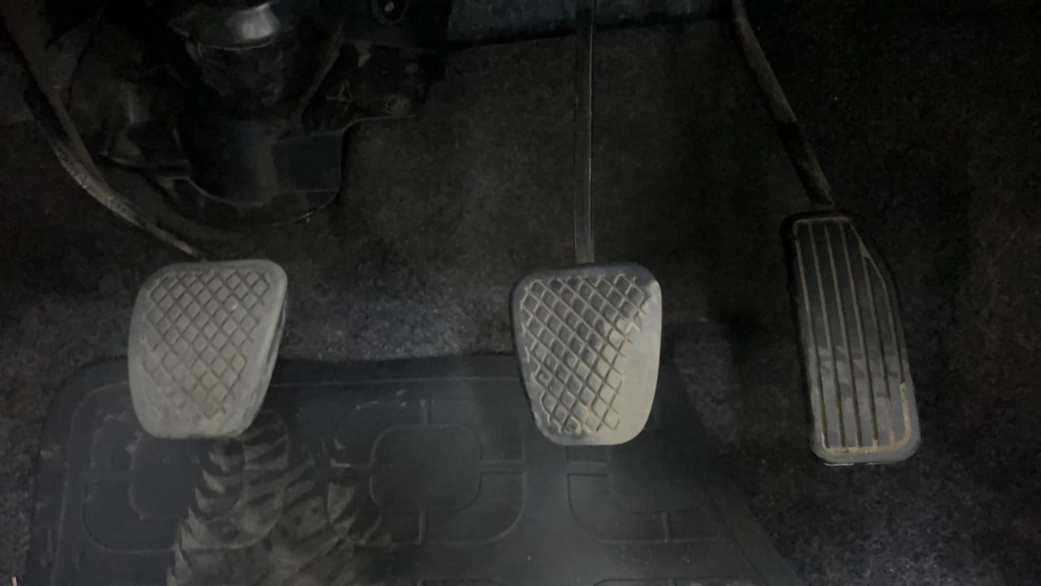 Used 2014 Honda Brio S MT Petrol Manual interior PEDALS VIEW