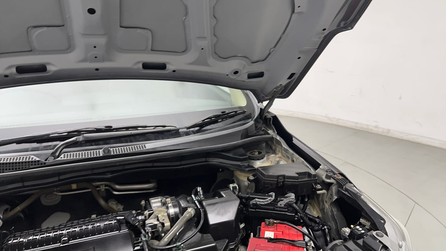 Used 2019 Honda Amaze 1.2 V CVT Petrol Petrol Automatic engine ENGINE LEFT SIDE HINGE & APRON VIEW