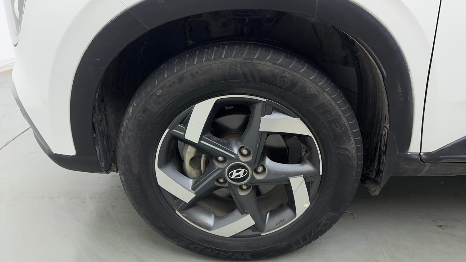 Used 2020 hyundai Venue SX 1.0 Turbo Petrol Petrol Manual tyres LEFT FRONT TYRE RIM VIEW