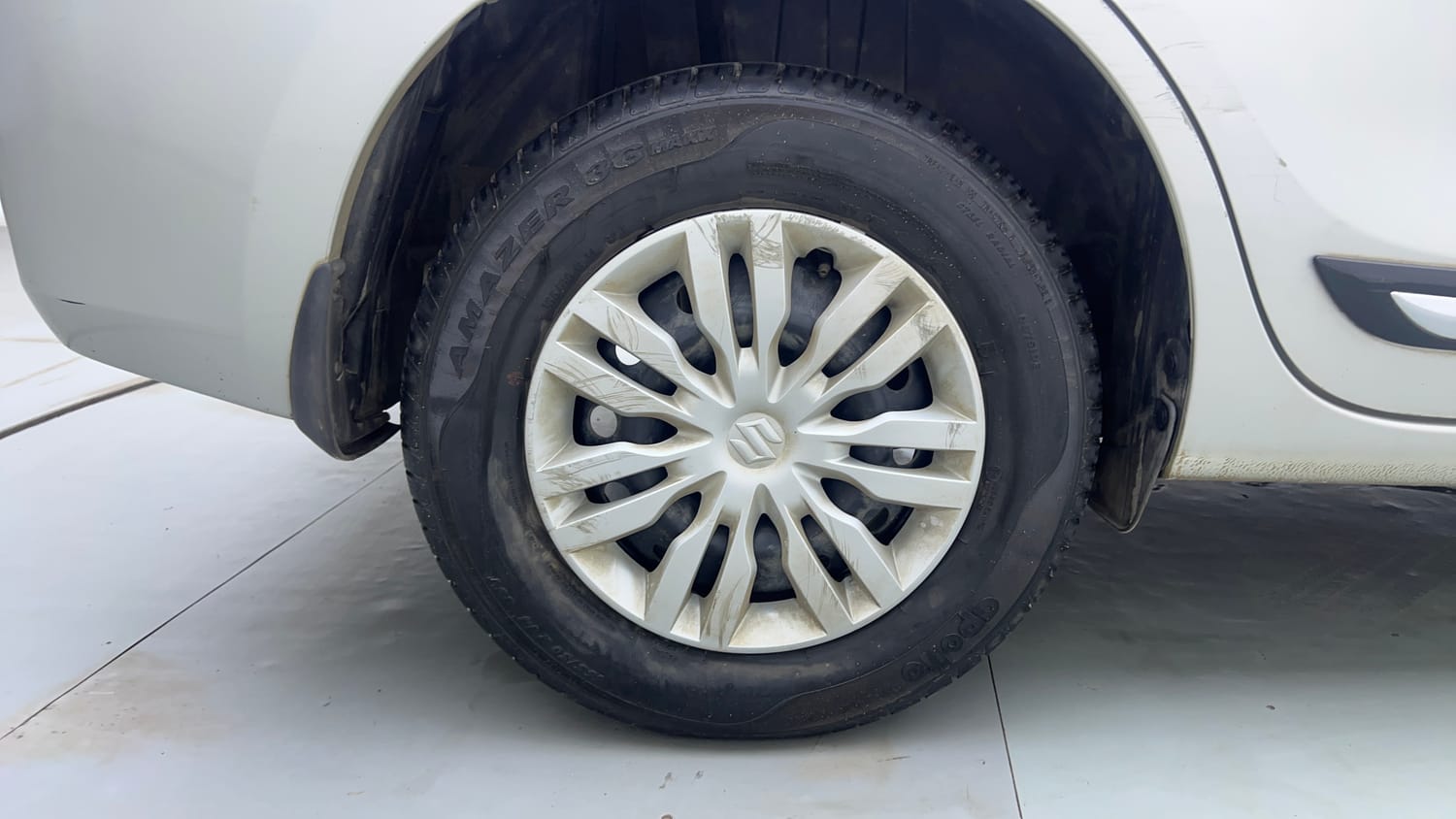 Used 2019 Maruti Suzuki Dzire VXi AMT Petrol Automatic tyres RIGHT REAR TYRE RIM VIEW