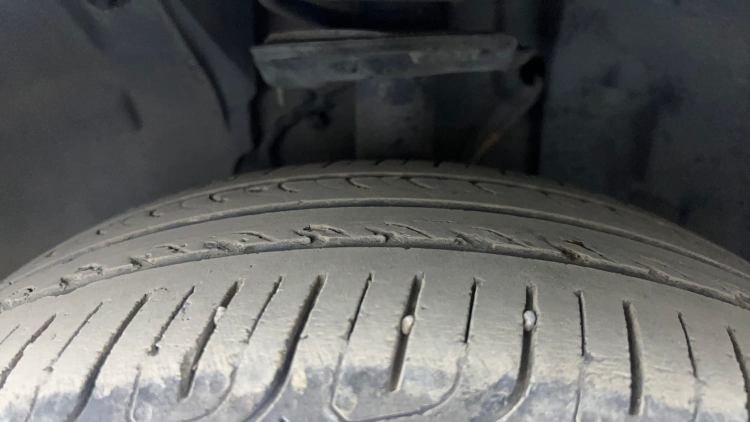 Used 2022 Tata Altroz XZ Plus Petrol Dark Edition Petrol Manual tyres LEFT FRONT TYRE TREAD VIEW