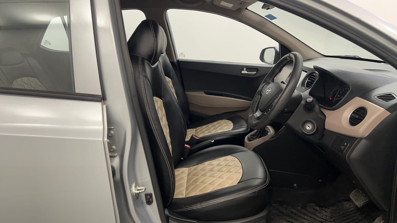 Used 2019 Hyundai Grand i10 Sportz AT 1.2 Kappa VTVT Petrol Automatic interior RIGHT SIDE FRONT DOOR CABIN VIEW