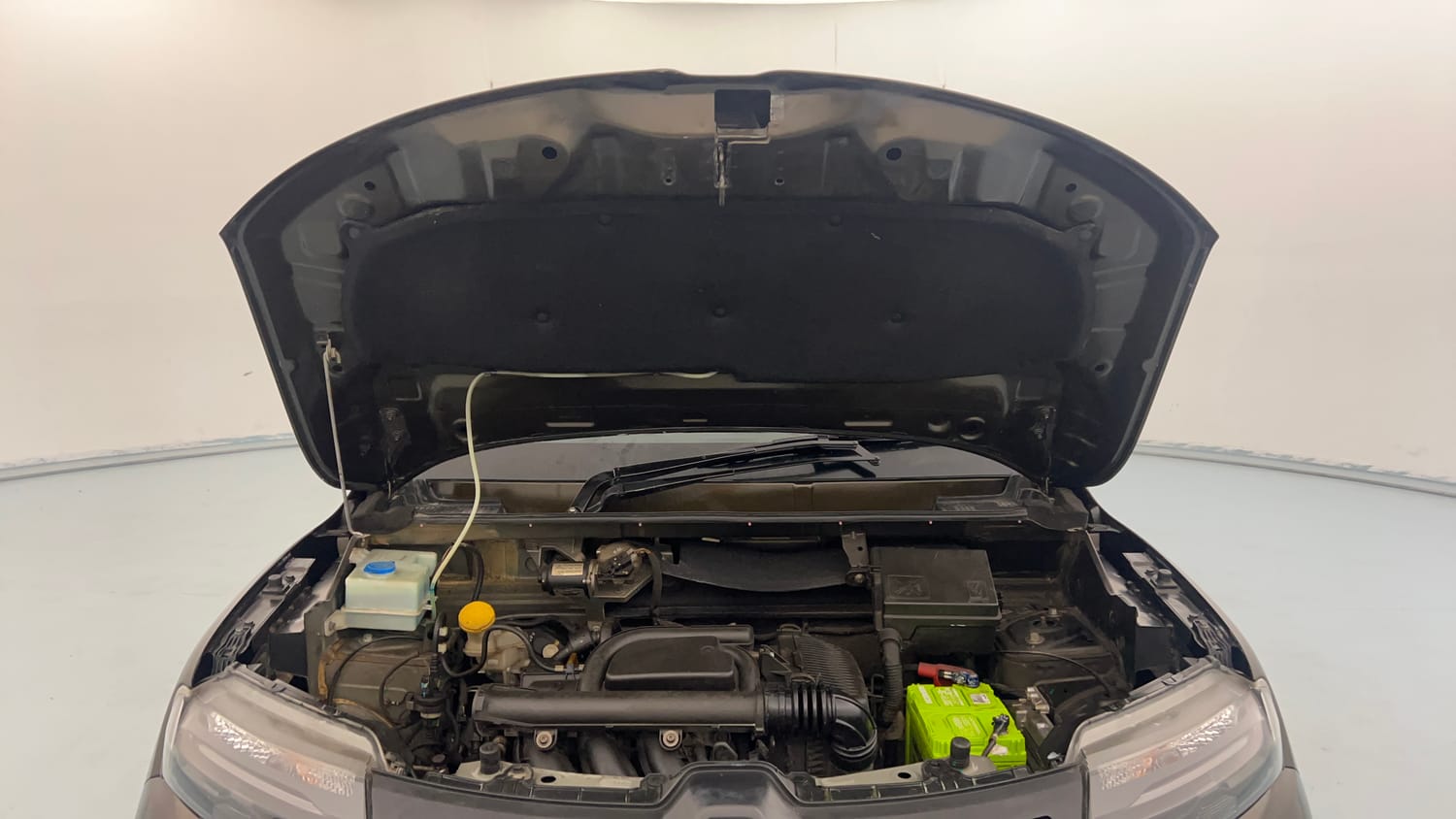 Used 2021 Renault Kwid CLIMBER 1.0 AMT Opt Petrol Automatic engine ENGINE & BONNET OPEN FRONT VIEW