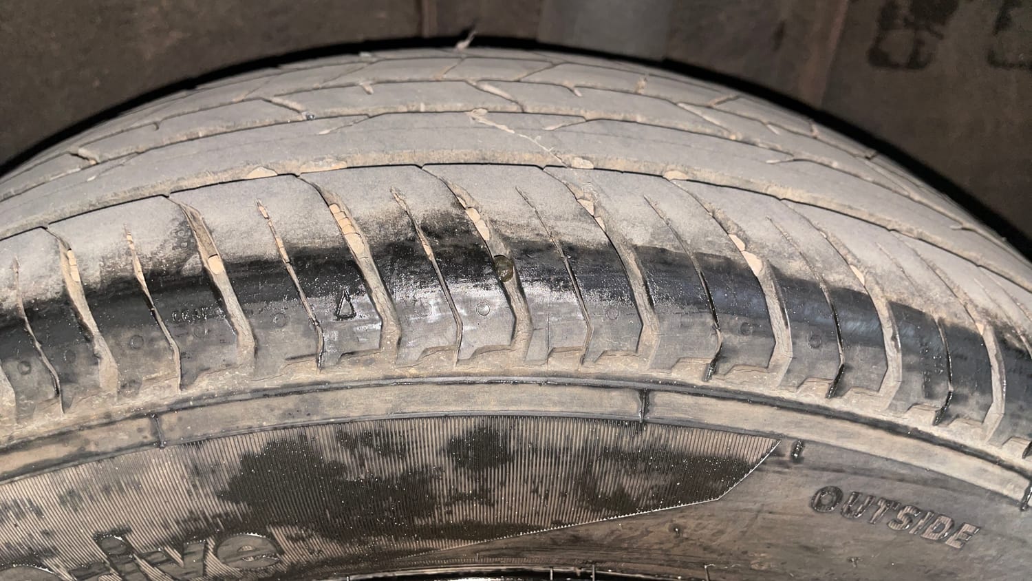 Used 2023 Nissan Magnite XV Petrol Manual tyres LEFT REAR TYRE TREAD VIEW