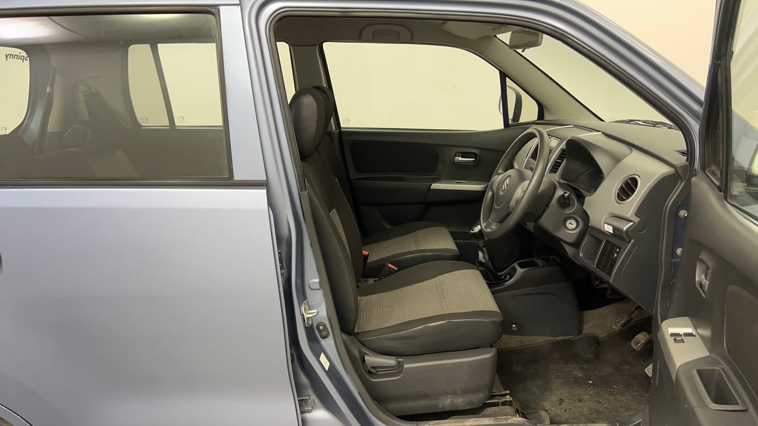 Used 2012 Maruti Suzuki Wagon R LXi Petrol Manual interior RIGHT SIDE FRONT DOOR CABIN VIEW