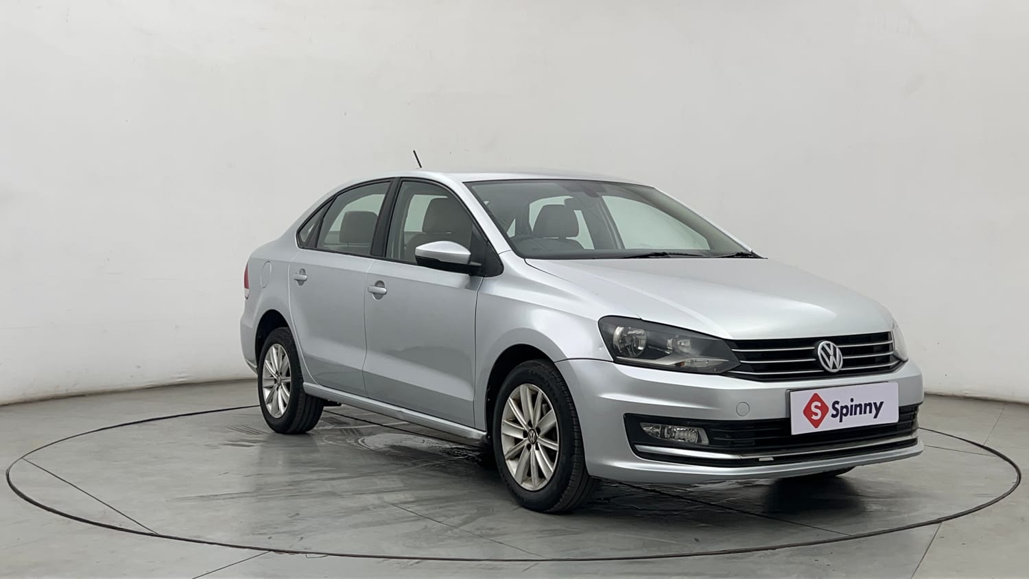 Used 2018 Volkswagen Vento Highline 1.6 (P) Petrol Manual exterior RIGHT FRONT CORNER VIEW