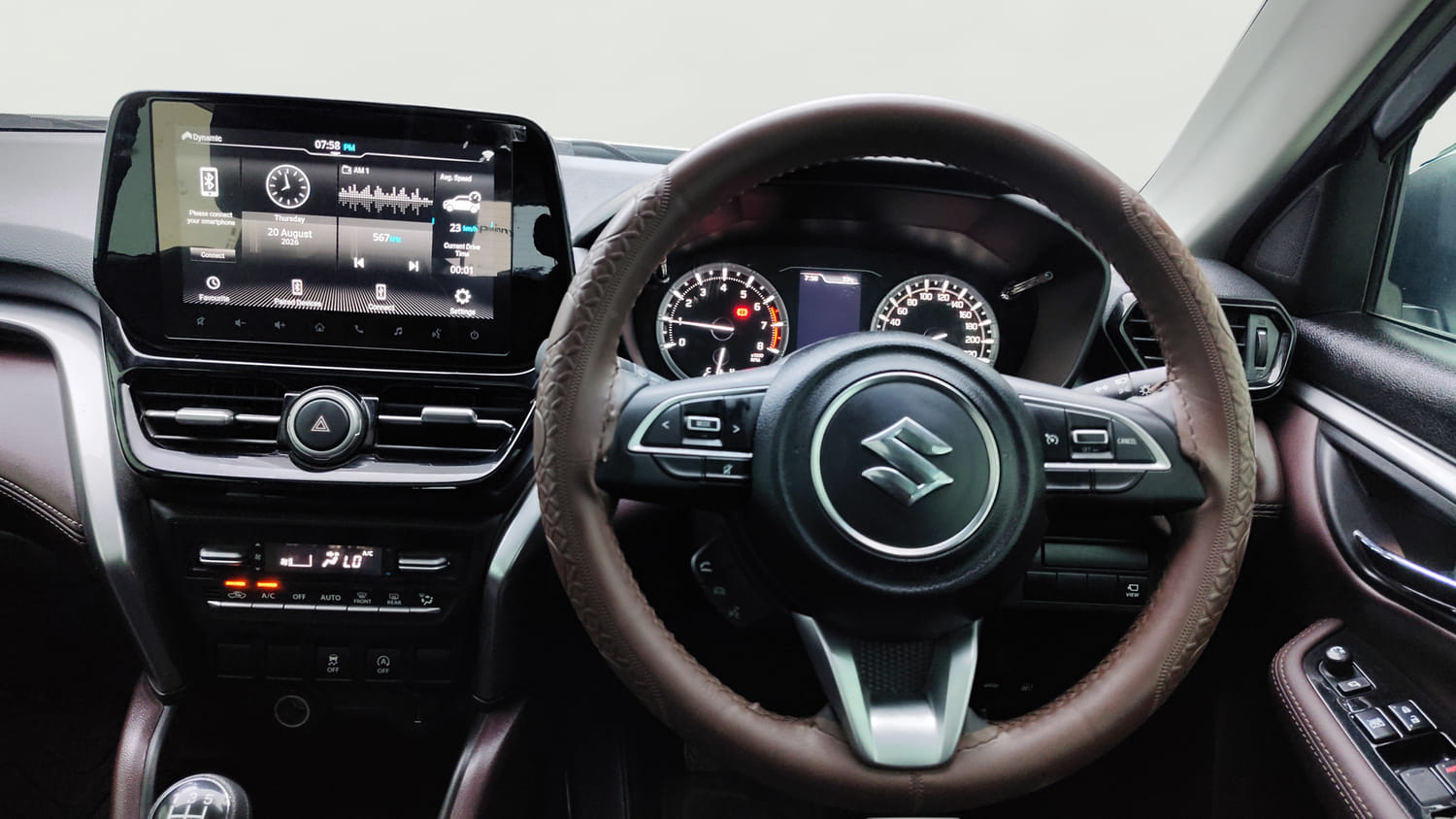 Used 2025 Maruti Suzuki Grand Vitara Alpha Smart Hybrid Petrol Manual interior STEERING VIEW