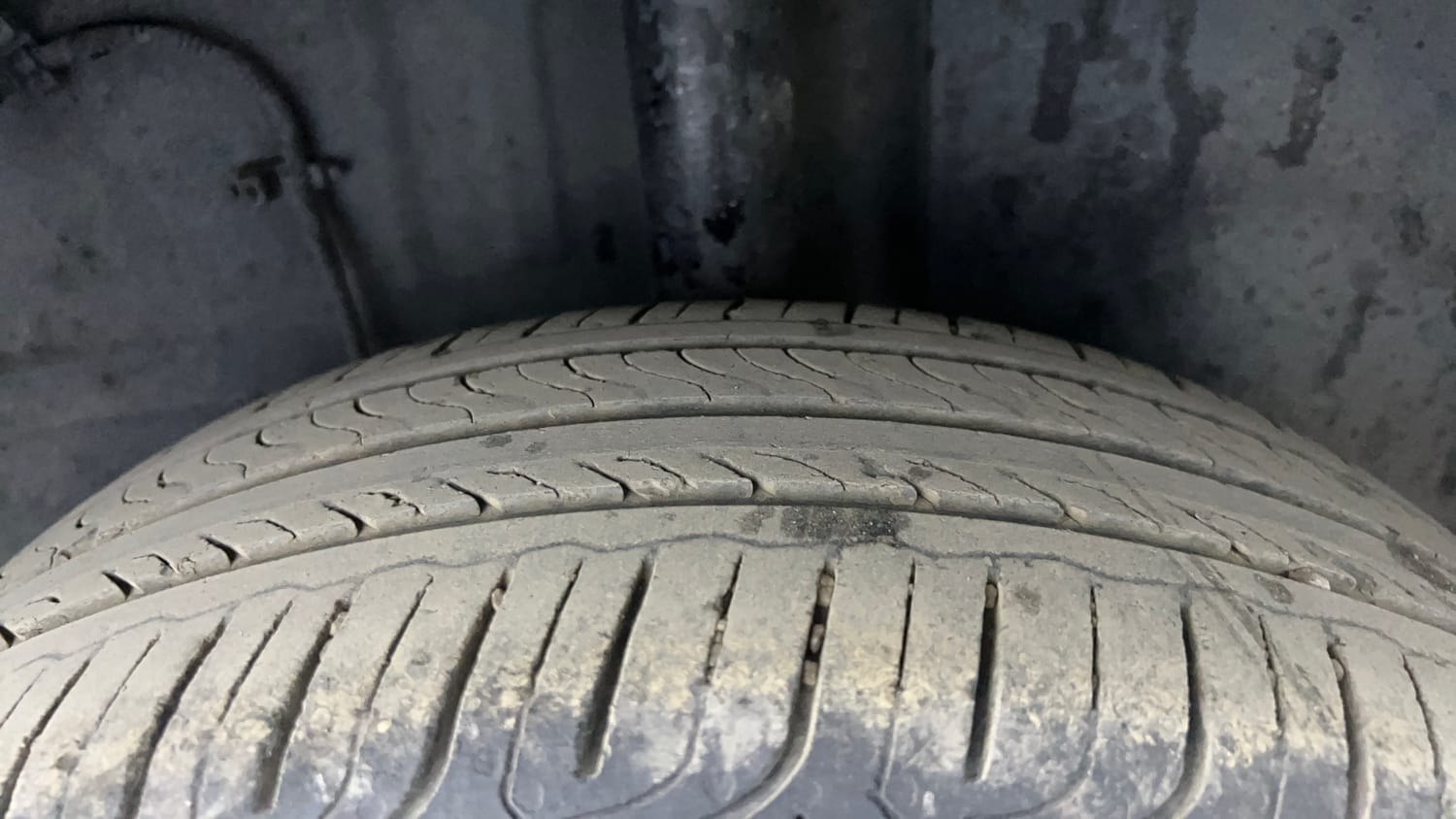 Used 2022 Tata Altroz XZ Plus Petrol Dark Edition Petrol Manual tyres LEFT REAR TYRE TREAD VIEW