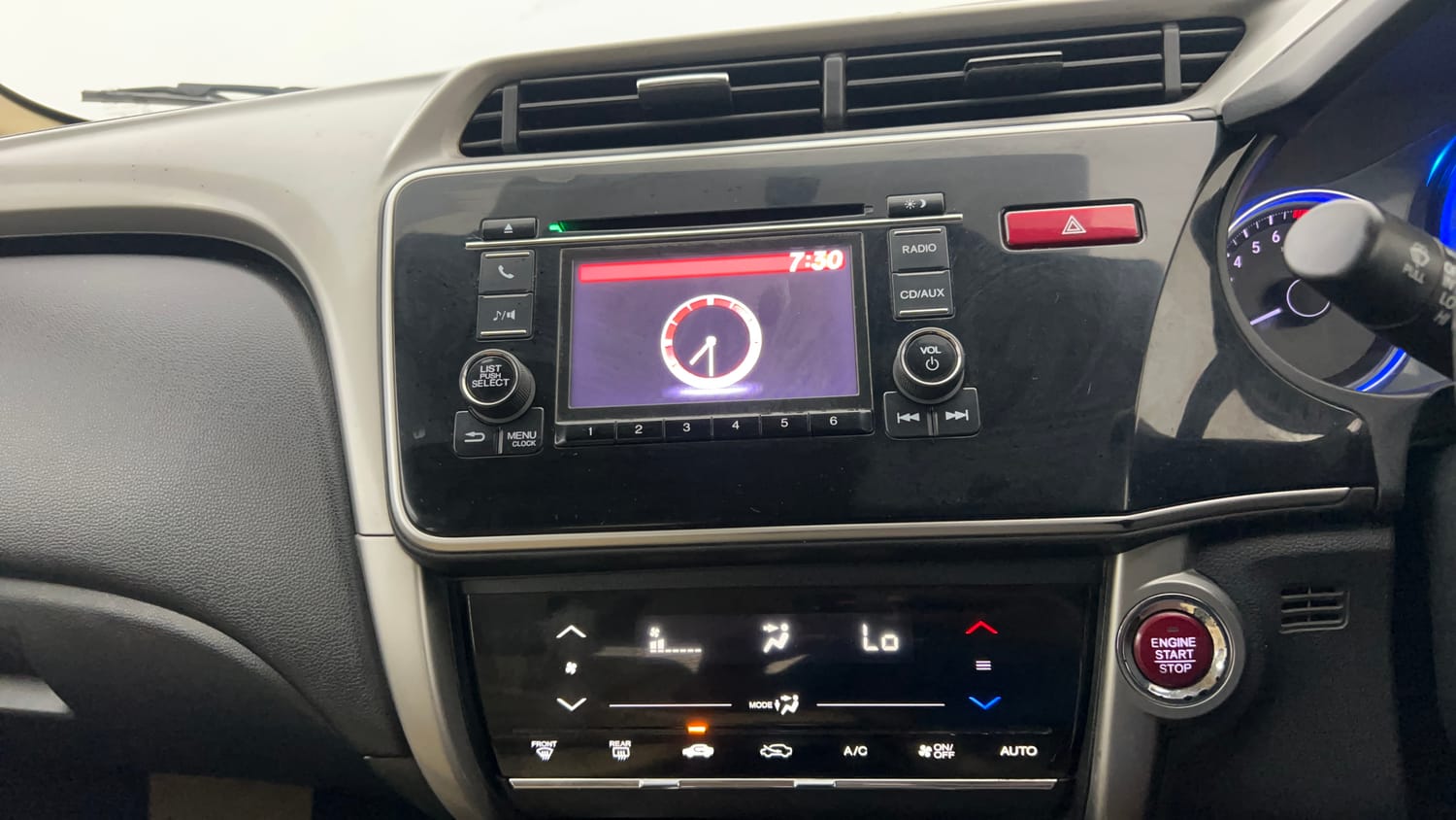 Used 2016 Honda City VX (O) MT BL Petrol Manual interior MUSIC SYSTEM & AC CONTROL VIEW