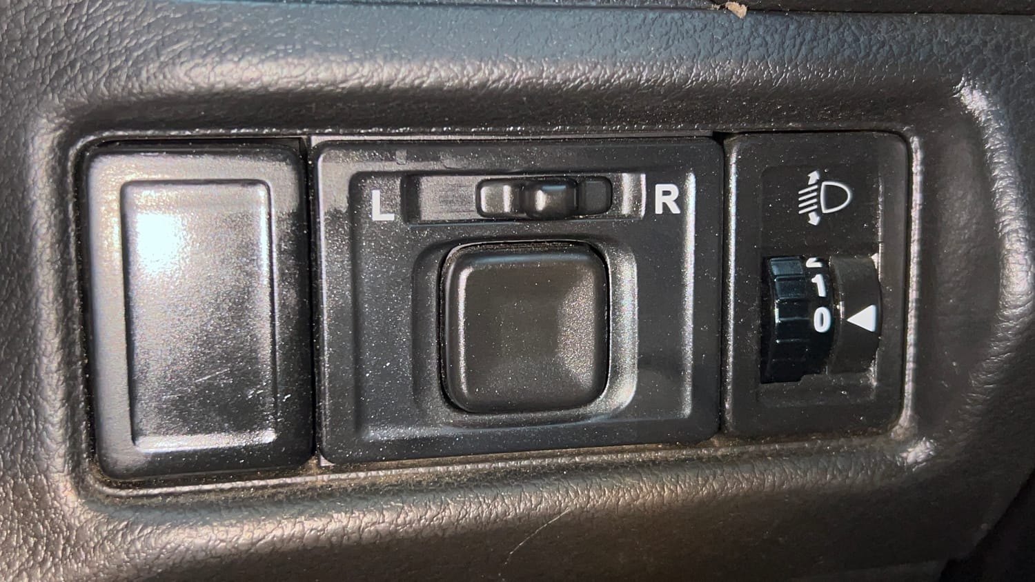 Used 2021 maruti-suzuki Vitara Brezza LXi Petrol Manual top_features Adjustable ORVM