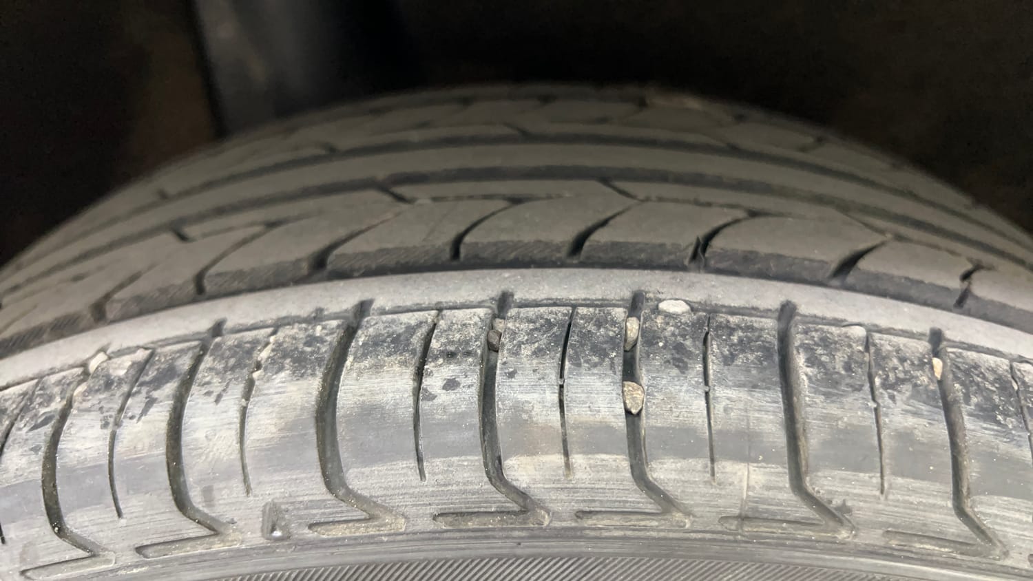Used 2016 Maruti Suzuki Baleno Zeta 1.2 Petrol Manual tyres RIGHT REAR TYRE TREAD VIEW