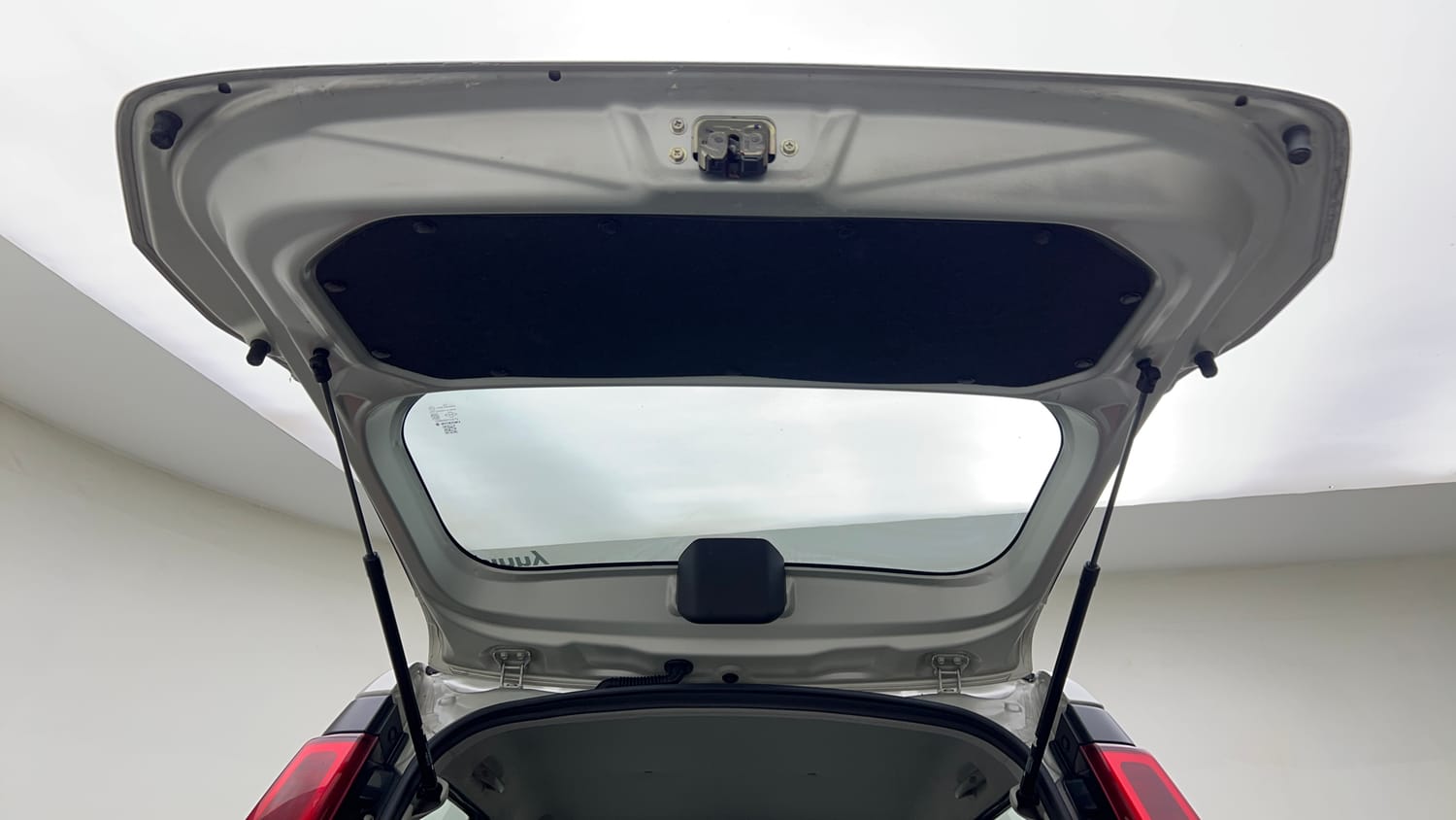 Used 2019 Maruti Suzuki Wagon R VXi 1.0 Petrol Manual interior DICKY DOOR OPEN VIEW