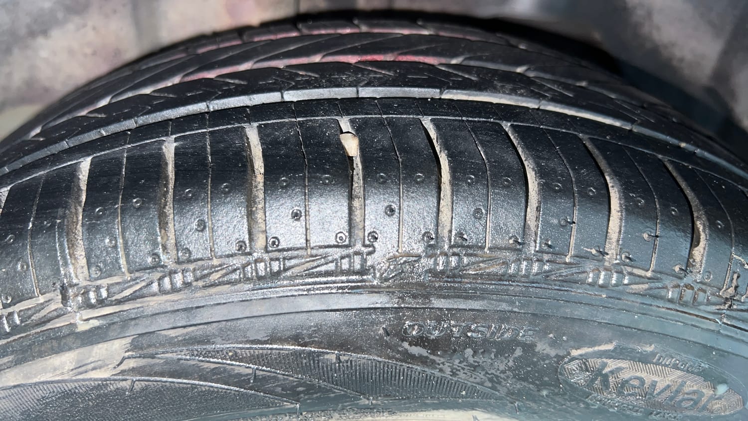 Used 2015 Ford Figo Aspire Trend 1.2 Ti-VCT Petrol Manual tyres RIGHT REAR TYRE TREAD VIEW