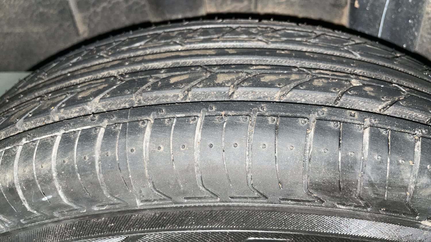 Used 2021 Renault Triber RXE Petrol Manual tyres RIGHT REAR TYRE TREAD VIEW