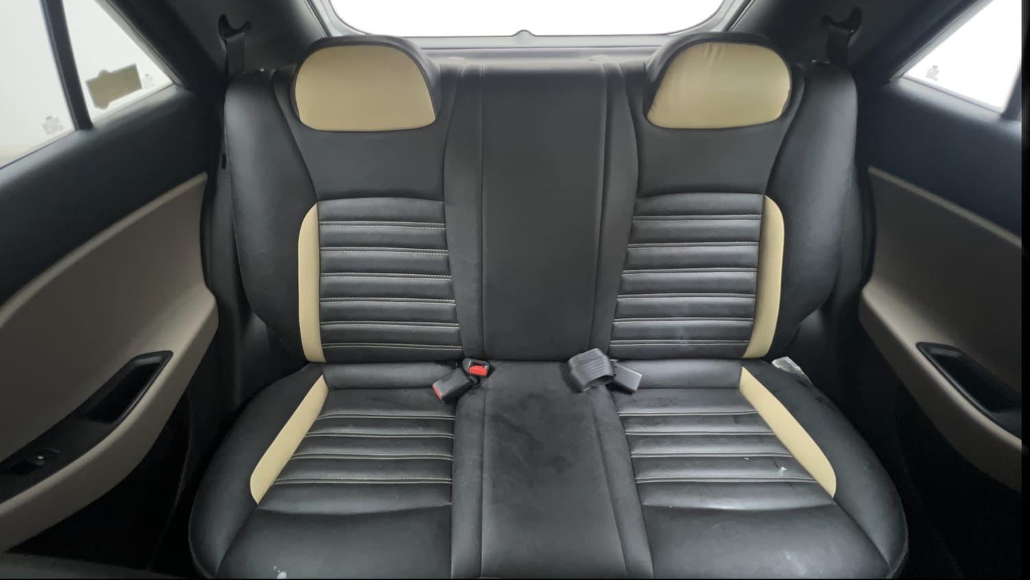 Used 2018 Hyundai Elite i20 Sportz 1.2 Petrol Manual interior REAR SEAT CONDITION VIEW