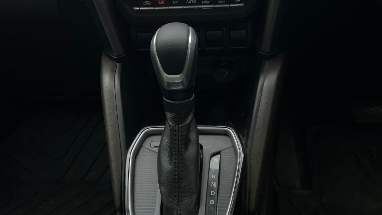 Used 2024 Toyota Urban Cruiser Hyryder V Hybrid Hybrid Automatic interior GEAR  KNOB VIEW