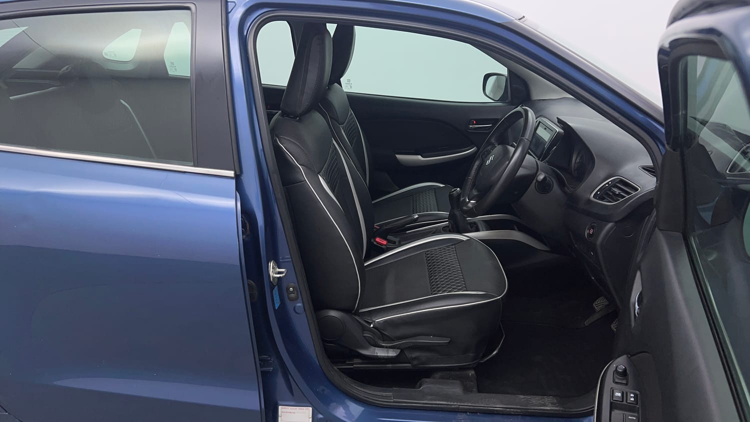 Used 2018 Maruti Suzuki Baleno Alpha 1.2 Petrol Manual interior RIGHT SIDE FRONT DOOR CABIN VIEW