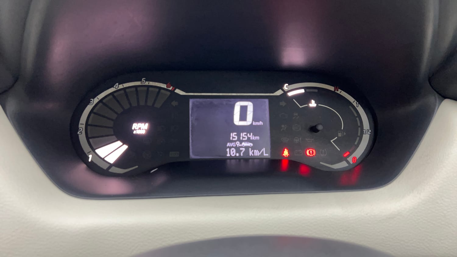 Used 2021 Nissan Magnite XE Petrol Manual interior CLUSTERMETER VIEW