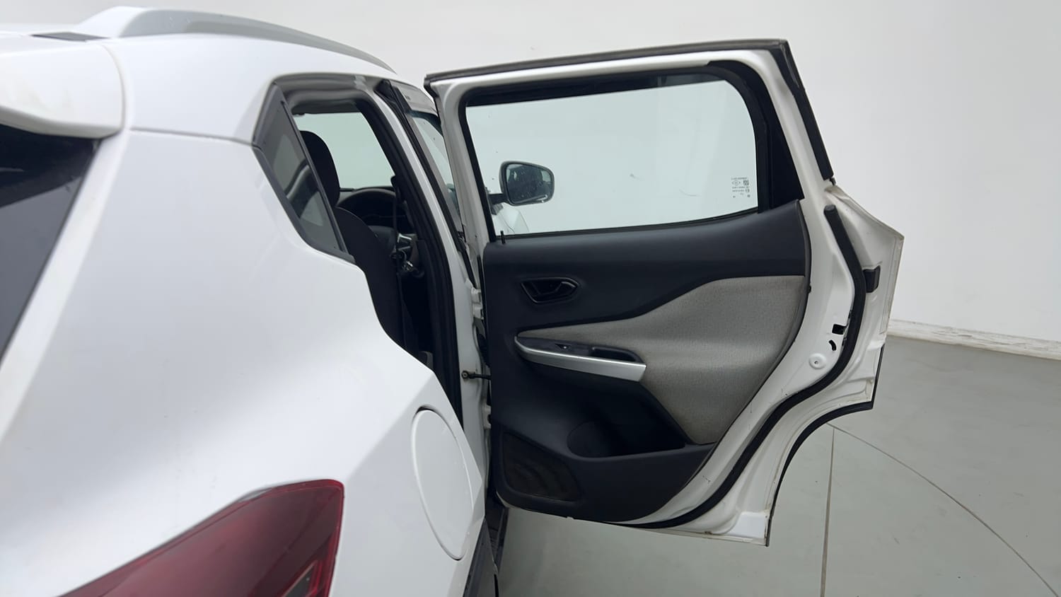 Used 2022 Nissan Magnite XE Petrol Manual interior RIGHT REAR DOOR OPEN VIEW