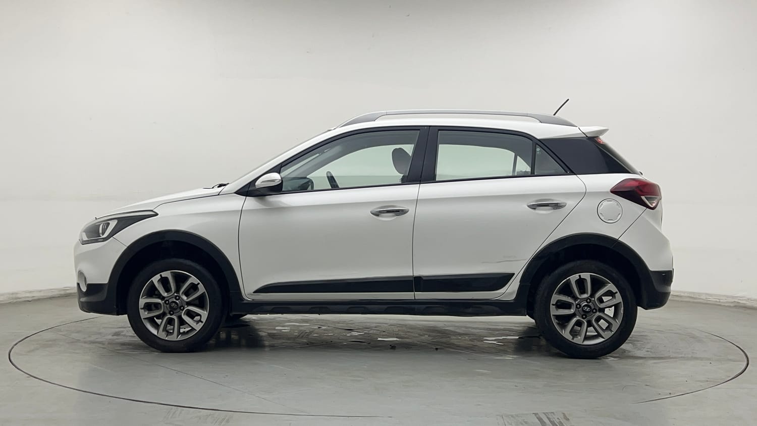 Used 2016 Hyundai i20 Active 1.2 SX Petrol Manual exterior LEFT SIDE VIEW