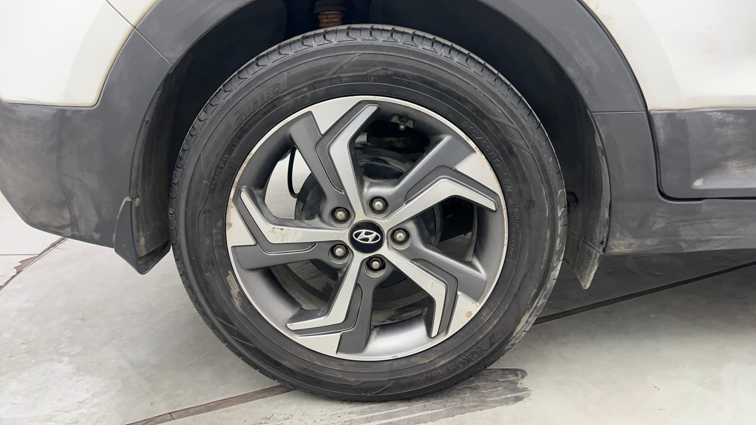 Used 2019 Hyundai Creta SX 1.6 AT Petrol Petrol Automatic tyres RIGHT REAR TYRE RIM VIEW