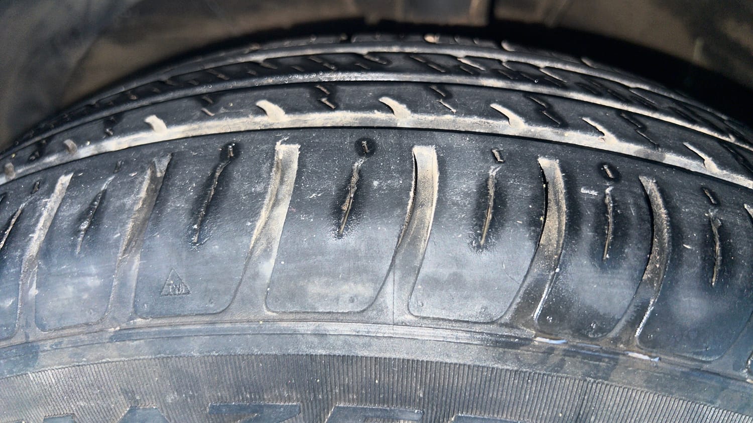Used 2019 Maruti Suzuki Dzire VXi AMT Petrol Automatic tyres LEFT FRONT TYRE TREAD VIEW