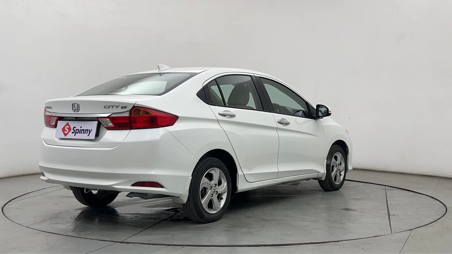 Used 2016 Honda City VX (O) MT BL Petrol Manual exterior RIGHT REAR CORNER VIEW